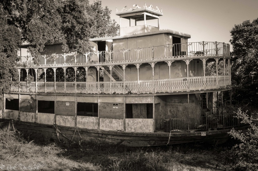 Anyone know what type of boat this is? Derelict and tied up near